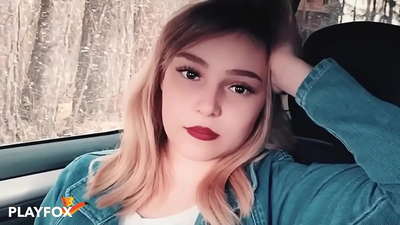 性感寶貝快樂地吮吸折扣卡